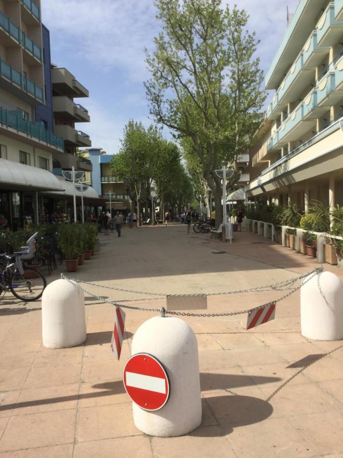 Appartamento Viale Pedonale A Due Passi Dal Mare Bellaria-Igea Marina Bagian luar foto